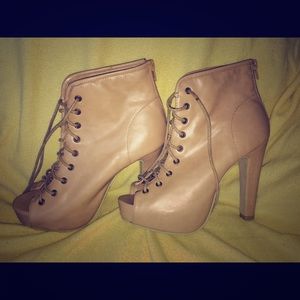 Lace-Up Wild Diva Heels Size 7.5